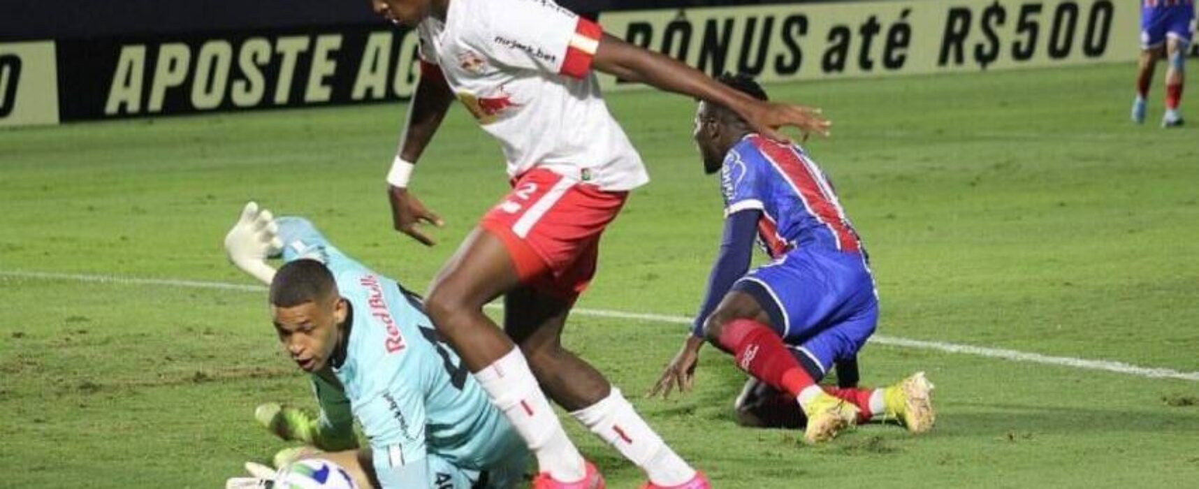 Bahia leva virada e estreia com derrota no Brasileirão