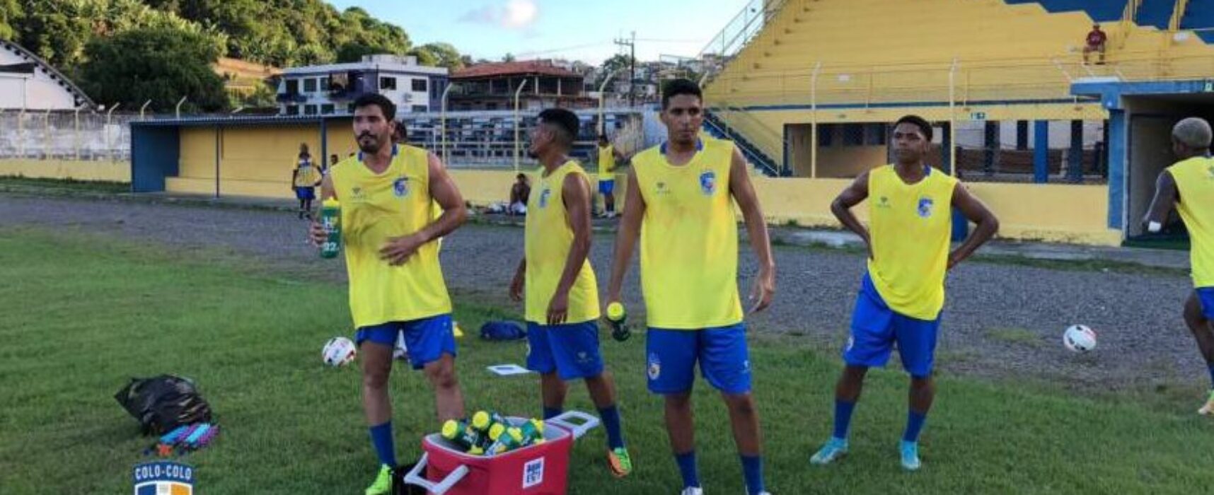 Colo-Colo trabalha o aperfeiçoamento de passes dos jogadores