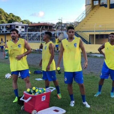 Colo-Colo trabalha o aperfeiçoamento de passes dos jogadores
