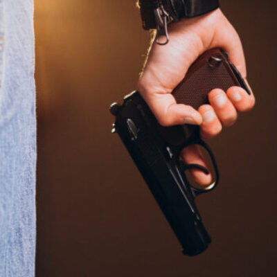 SEGURANÇA: Projeto de lei busca impedir a entrada de portadores de armas em bares e restaurantes