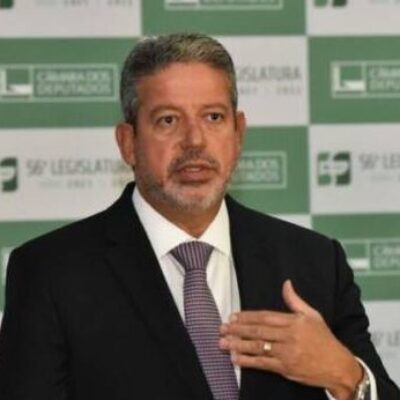 Senadores recebem ordem de despejo de apartamentos da Câmara dos Deputados