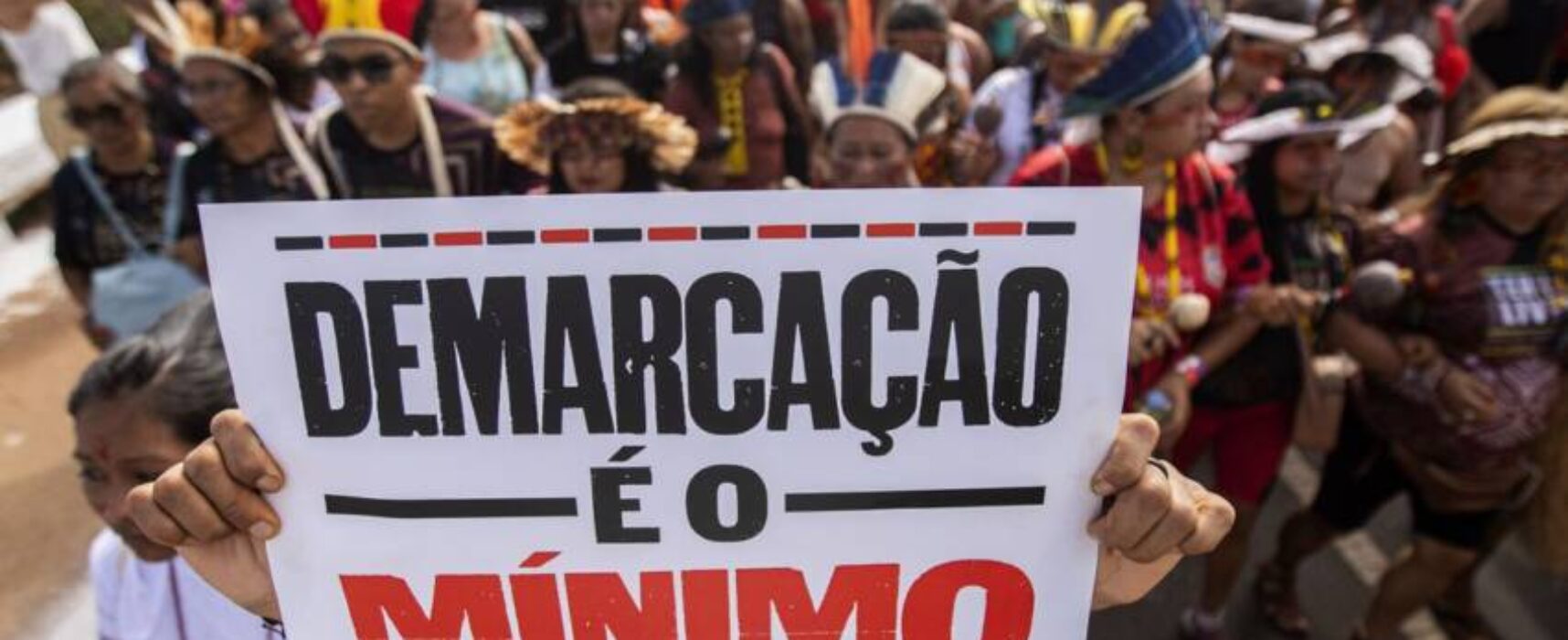 Parlamentares instalam frente em defesa dos direitos indígenas