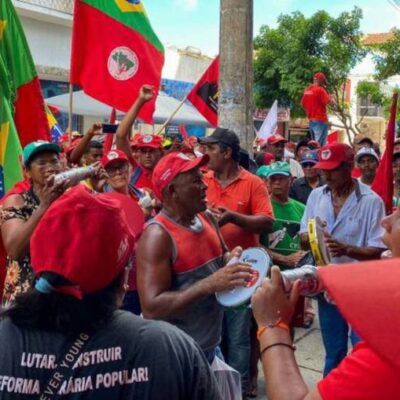 MST e movimentos sociais ocupam sede do Incra em Alagoas