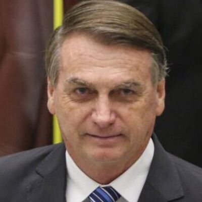 Bolsonaro é internado em hospital de São Paulo