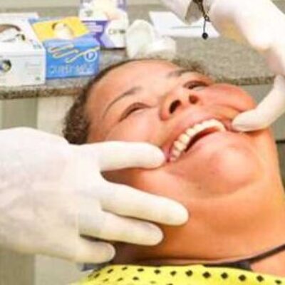 Prefeitura de Ilhéus retoma fornecimento de próteses dentárias no município