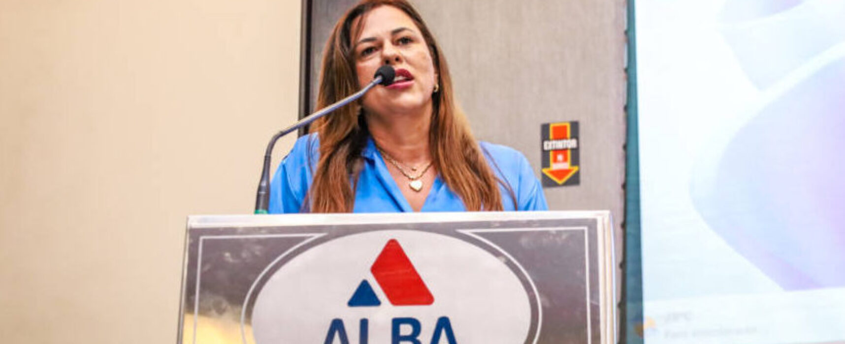 Deputada Soane Galvão apresenta Projeto de Lei que cria Sistema Unificado de Atendimento à Mulher Exposta à Violência (SUAME).