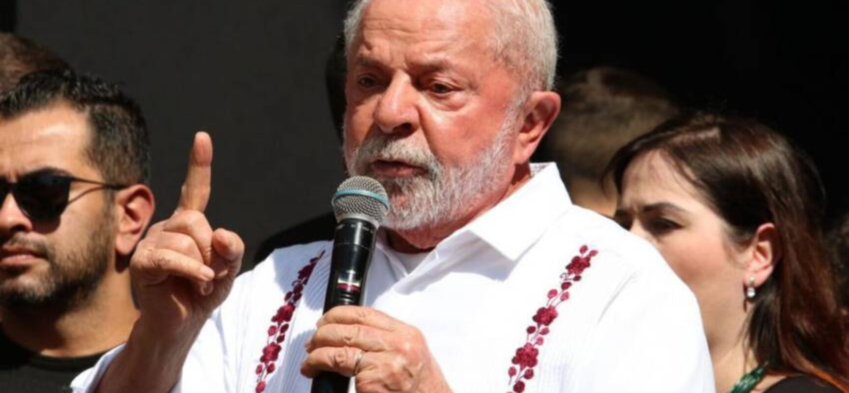 Lula anuncia início das obras no lote 1F da Ferrovia Oeste-Leste, em Ilhéus (BA)