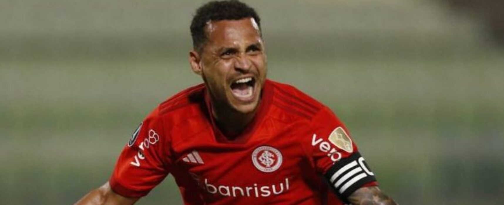 Internacional vence e assume liderança do Grupo B da Copa Libertadores