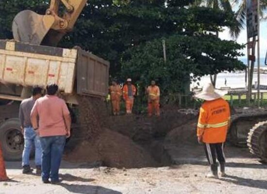 Atendendo solicitação da Prefeitura, Estado recupera asfalto e rede de drenagem em Olivença
