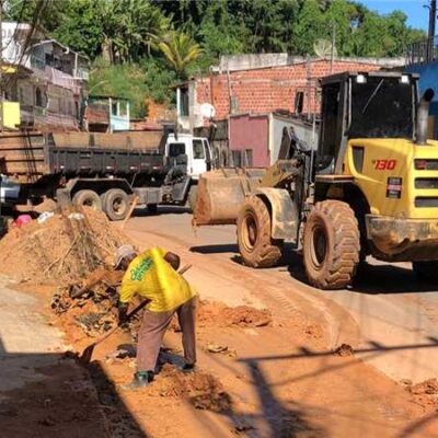 Município reforça trabalho de limpeza para retirar barro acumulado após chuvas; veja o cronograma