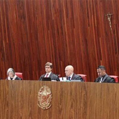 Lula indica Floriano Azevedo Marques e André Ramos Tavares para vagas no TSE