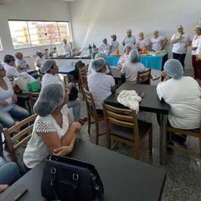 Agentes de Nutrição participam de capacitação sobre boas práticas de alimentação no ambiente escolar