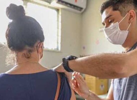 Pandemia não acabou: Prefeitura de Ilhéus reforça importância da vacinação contra a Covid-19