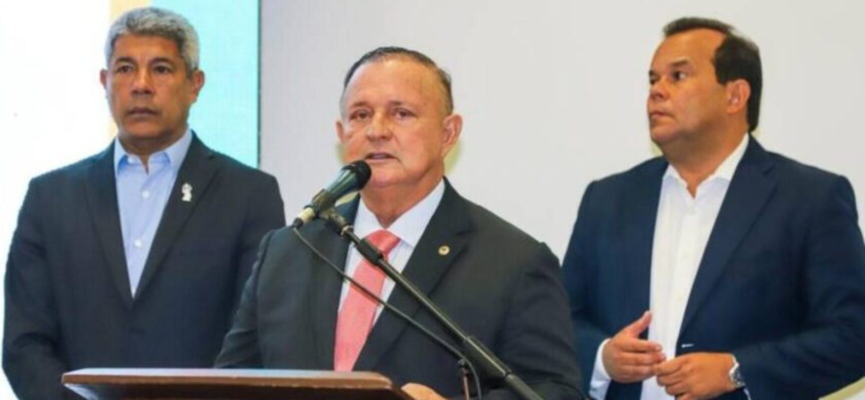 Adolfo Menezes destaca alinhamento entre ALBA e Executivo na questão dos servidores públicos