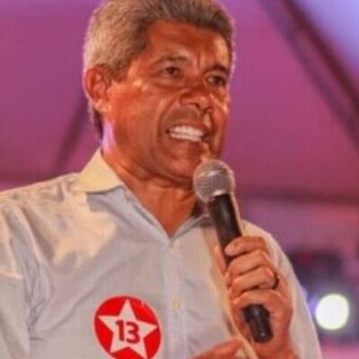 Jerônimo participa das comemorações do Dia do Trabalho no Farol da Barra