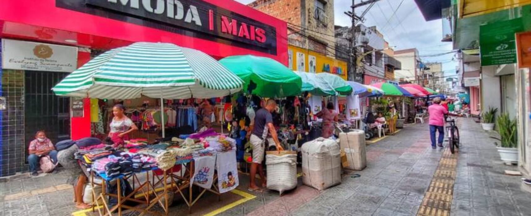 Prefeitura inicia reordenamento do comércio informal do Calçadão Rui Barbosa