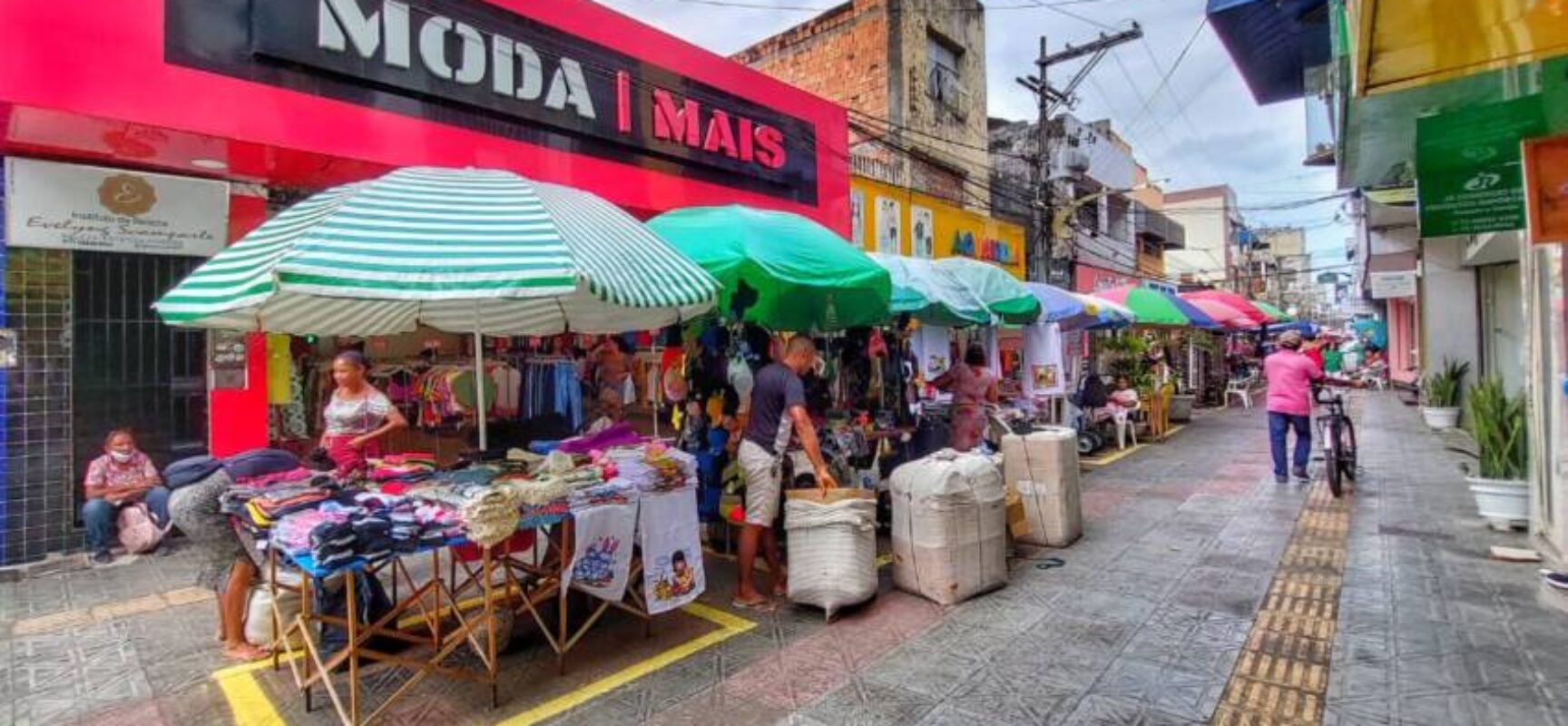 Prefeitura inicia reordenamento do comércio informal do Calçadão Rui Barbosa