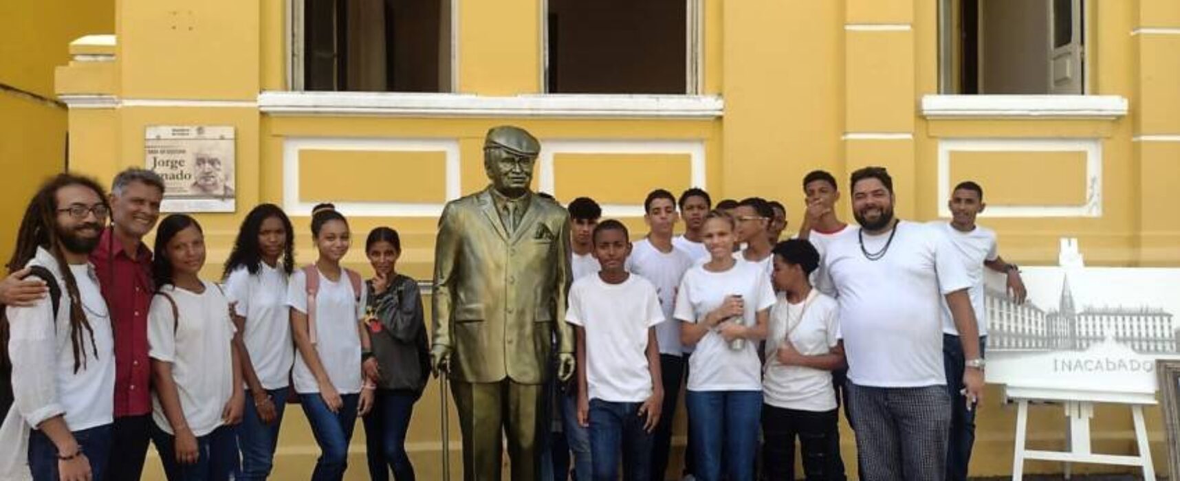 Estudantes da Escola Municipal Margarida Pereira fizeram city-tour em  Ilhéus