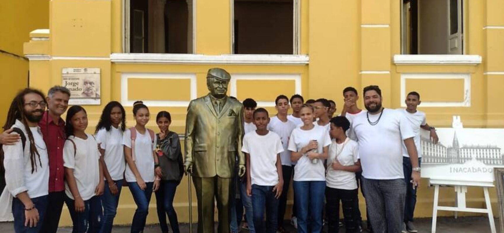 Estudantes da Escola Municipal Margarida Pereira fizeram city-tour em  Ilhéus