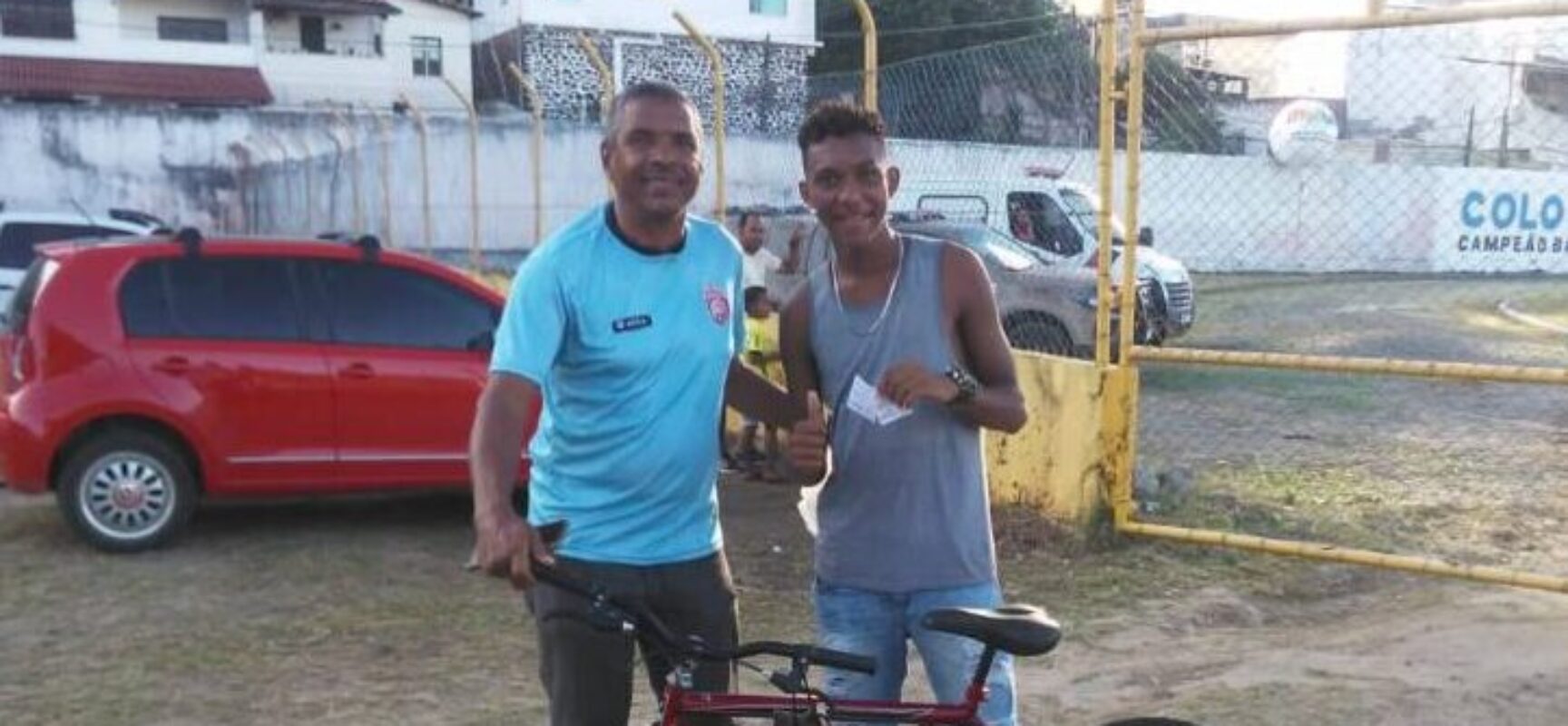 PROMOÇÃO DA ONCINHA: CHEGOU A PÉ E SAIU DE BIKE