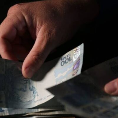 Dois servidores da Guarda Municipal são acusados pelo MP-BA de desviar recursos de horas extras