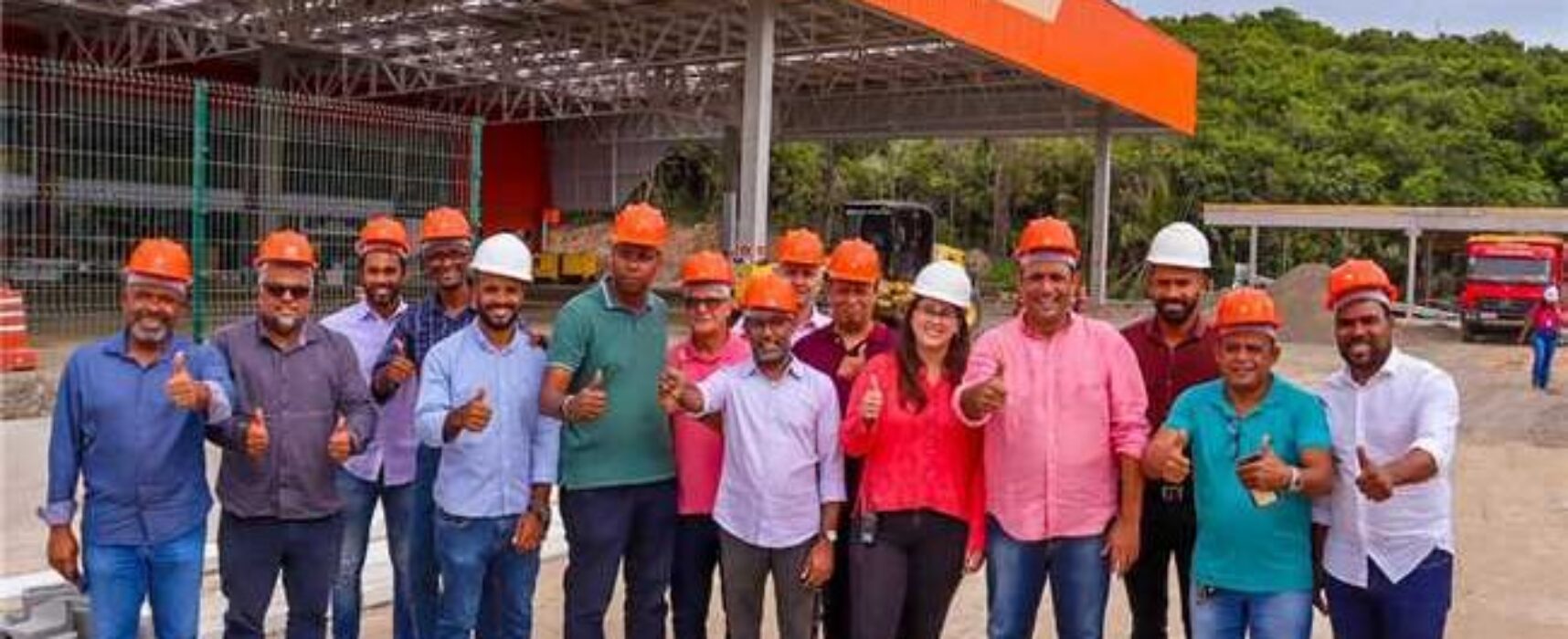 Comitiva visita novas instalações do Atacadão em Ilhéus; loja vai gerar 350 empregos diretos