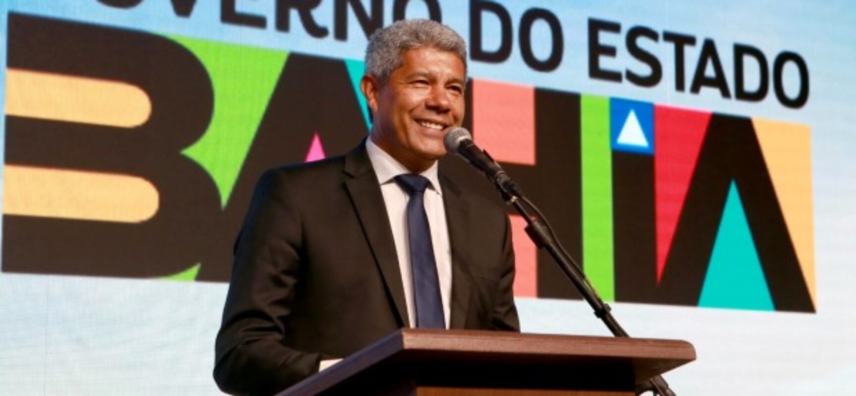 Jerônimo Rodrigues participa da transferência da sede do governo