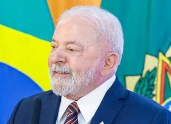Lula assina decreto e institui comissão nacional para coordenar presidência do Brasil no G20