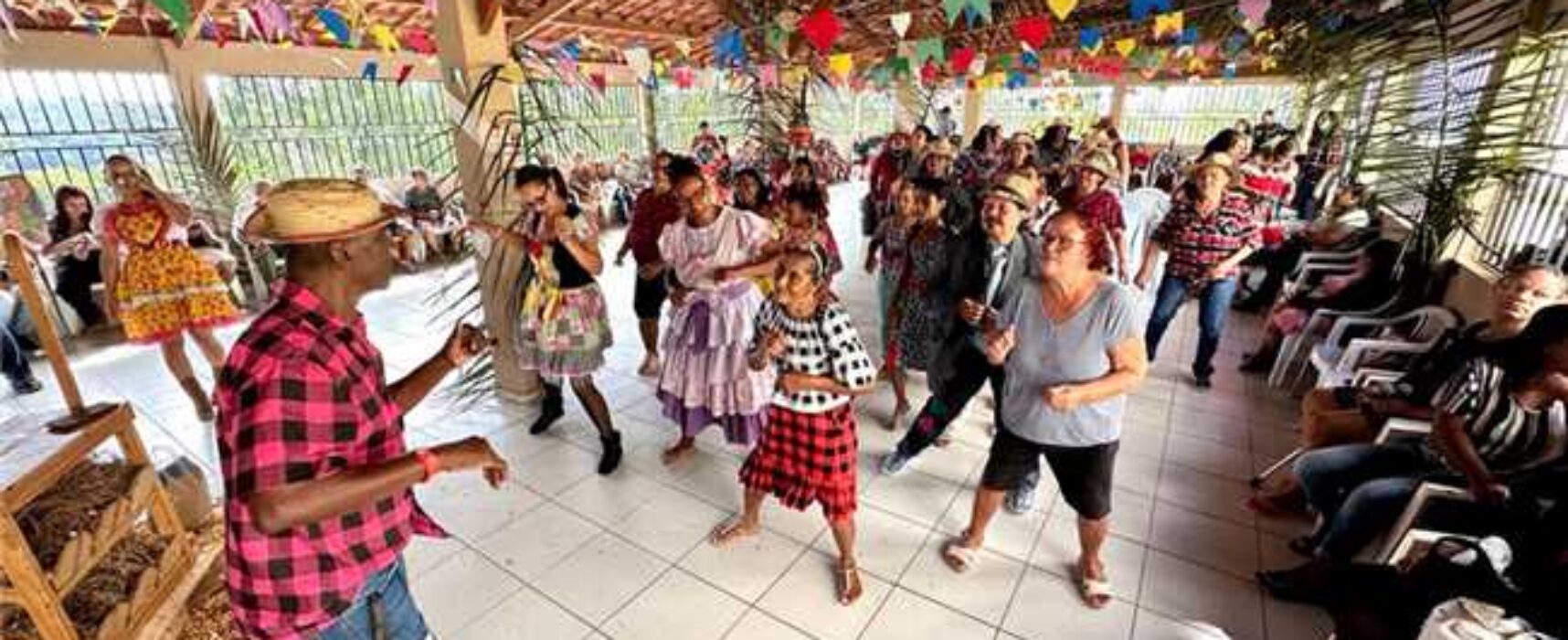 Prefeitura realiza tradicionais “arraiás” e entrega de balaios juninos nas unidades do CRAS