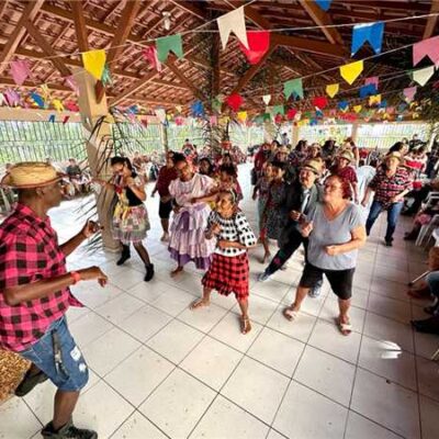 Prefeitura realiza tradicionais “arraiás” e entrega de balaios juninos nas unidades do CRAS