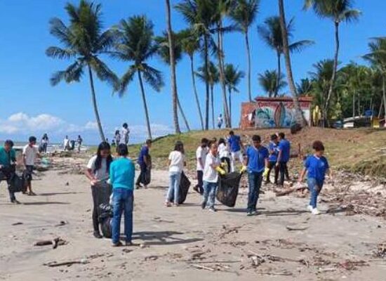 Projeto ‘Semente de Cidadania’ realiza ações educativas e de limpeza nas praias de Ilhéus