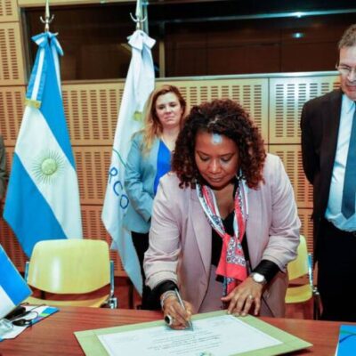 Ministra defende ampliação de fronteiras para disseminar cultura