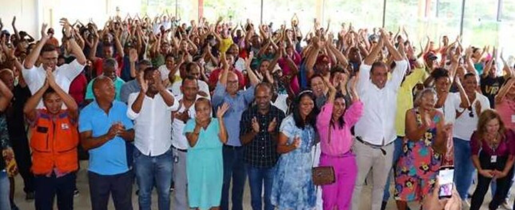 ‘Eu estou aqui para cuidar de vocês’, afirma prefeito durante apresentação de projeto habitacional
