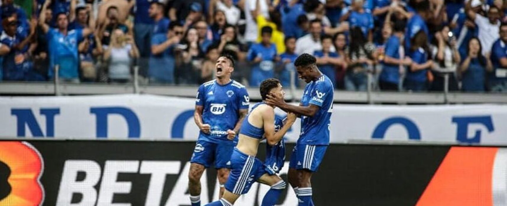 Bahia empata com o Cruzeiro e chega ao 6º jogo sem vencer no Campeonato Brasileiro