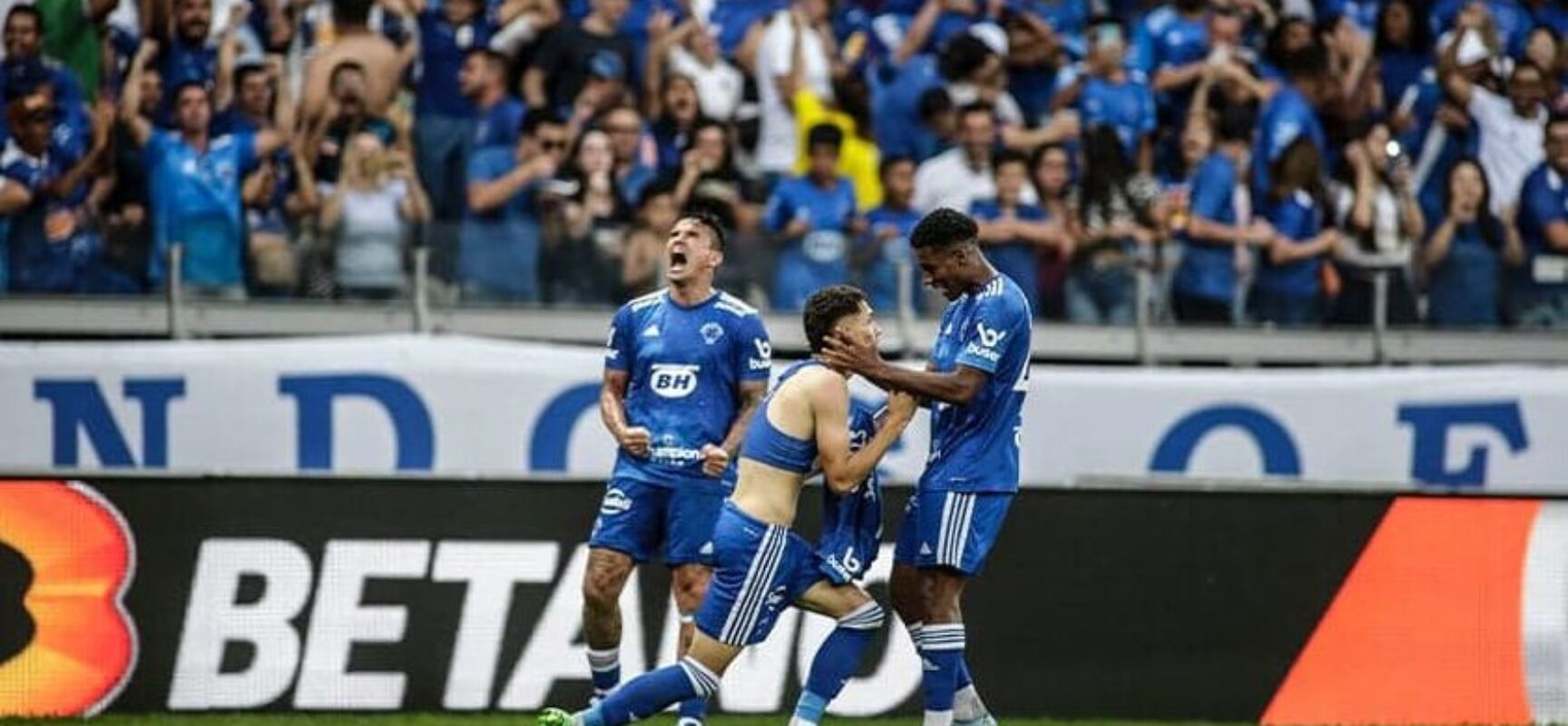 Bahia empata com o Cruzeiro e chega ao 6º jogo sem vencer no Campeonato Brasileiro