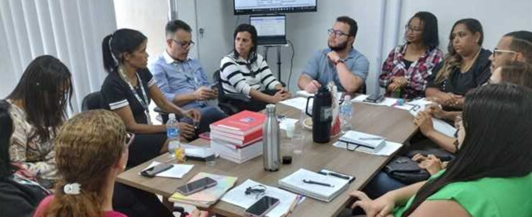 Reunião discute ações para fortalecimento da Atenção Básica de Ilhéus e promove parceria estratégica