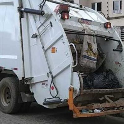 Prefeitura de Ilhéus informa cronograma da coleta de lixo; população deve ficar atenta aos horários