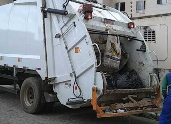 Prefeitura de Ilhéus informa cronograma da coleta de lixo; população deve ficar atenta aos horários