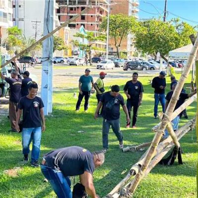 Operação retira estrutura com risco de desabamento na Avenida Soares Lopes