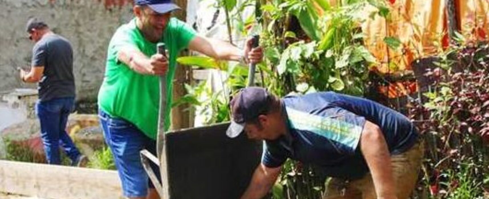Programa de pavimentação comunitária da Prefeitura de Ilhéus contempla moradores do Teotônio Vilela