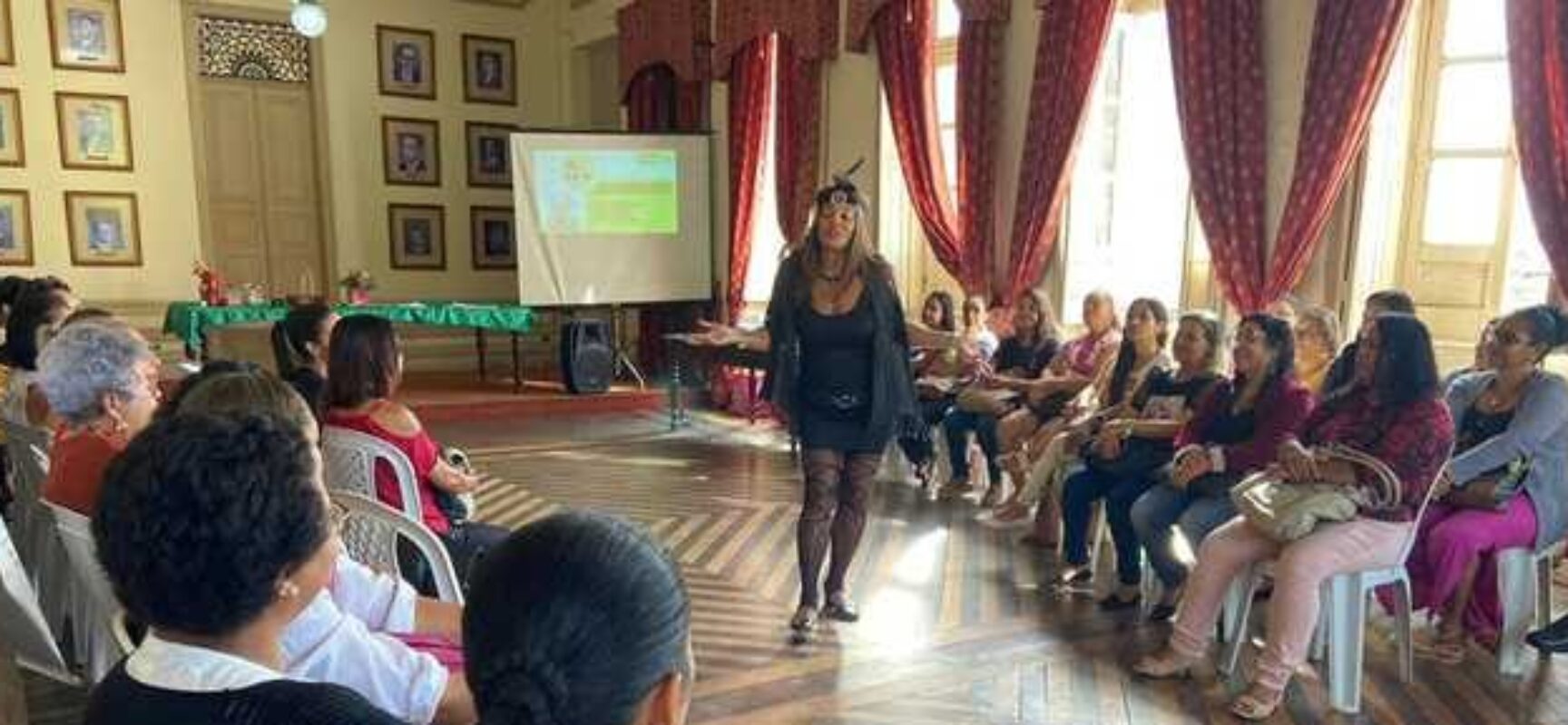 Prefeitura de Ilhéus realiza formação continuada para professores com foco na história do município