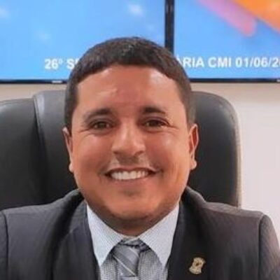 Vereador Fabrício Nascimento pede implantação de sistema digital para emissão de documentos para taxistas