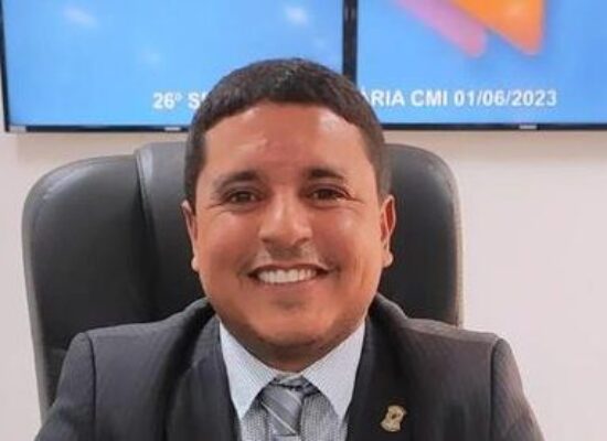 Vereador Fabrício Nascimento pede implantação de sistema digital para emissão de documentos para taxistas