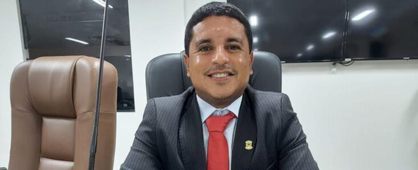 Vereador Fabrício Nascimento solicita implantação da linha de ônibus Uesc x Olivença