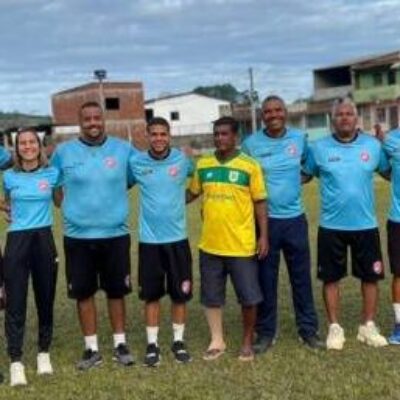 Os domadores das Oncinhas Pintadas – Equipe técnica na base do Barcelona