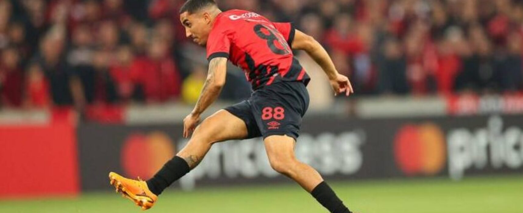 Athletico-PR vence Libertad para avançar às oitavas da Libertadores