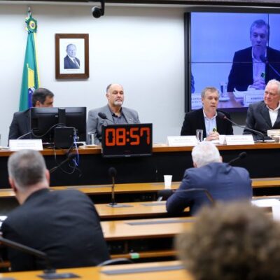 Especialistas defendem mais diversidade em currículos de educação física