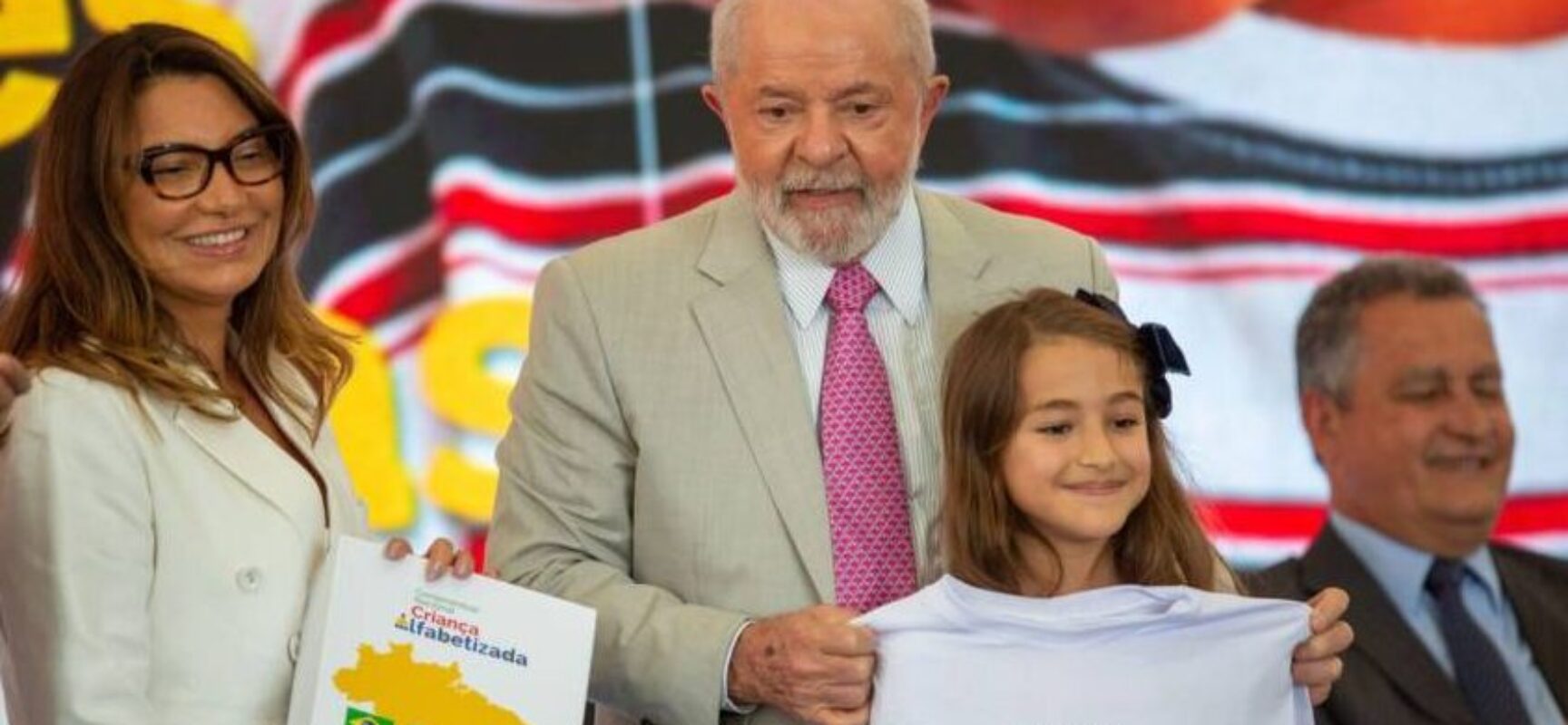 Lula diz que Estado falhou miseravelmente na alfabetização de crianças