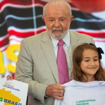 Lula diz que Estado falhou miseravelmente na alfabetização de crianças