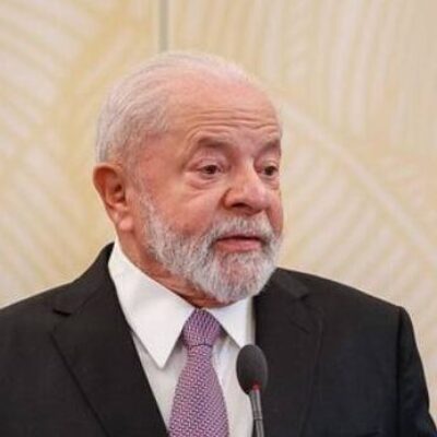 Aliados sugerem uma reforma ministerial mais ampla para contemplar partidos do centrão